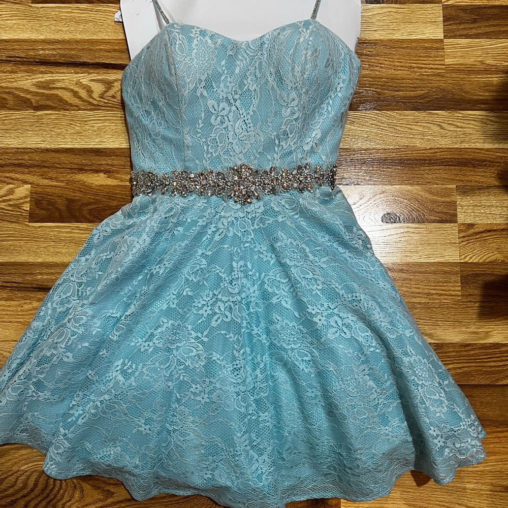 Like new, worn twice, Light blue lace junior prom dress